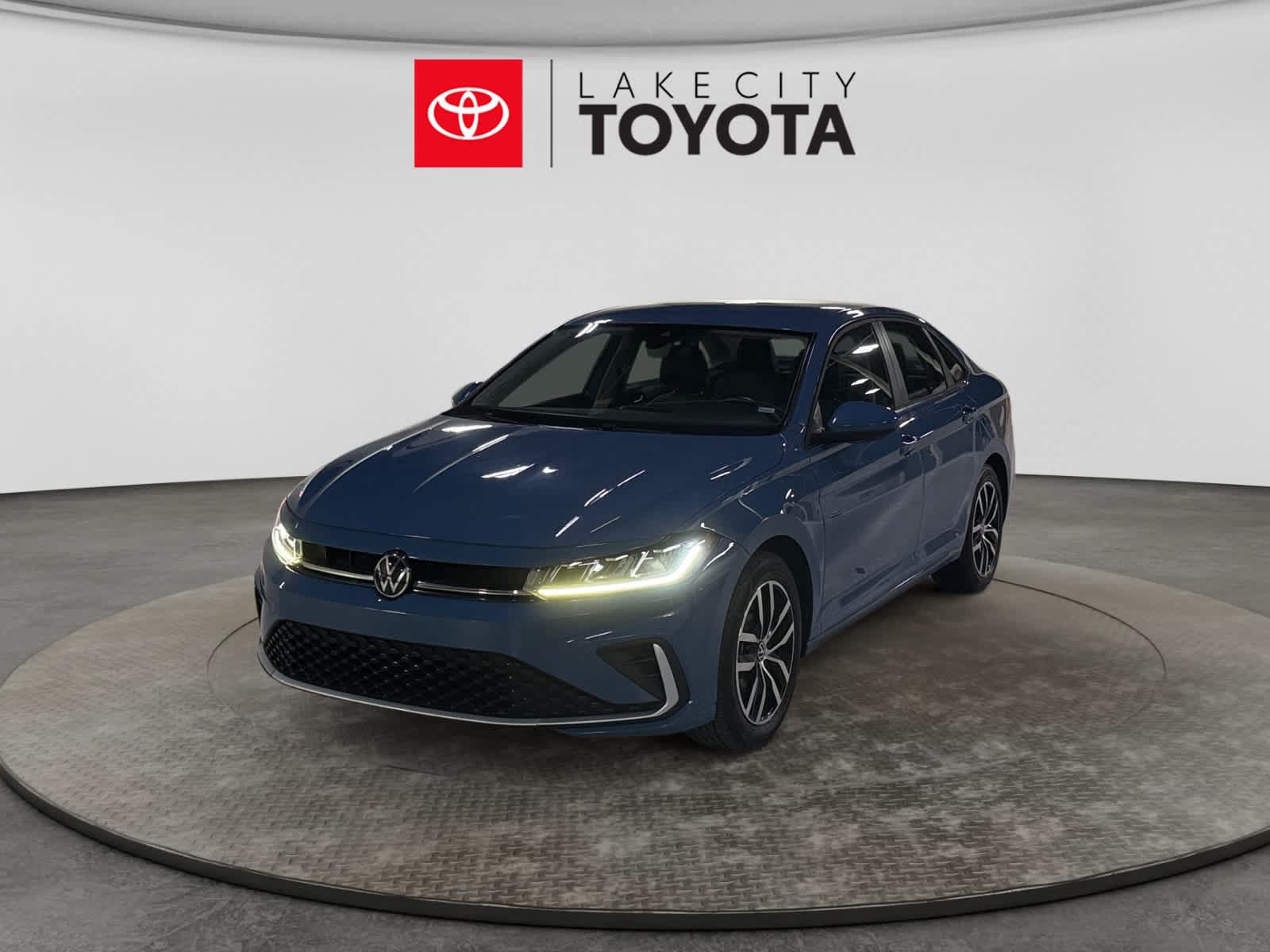 Used 2025 Volkswagen Jetta SE