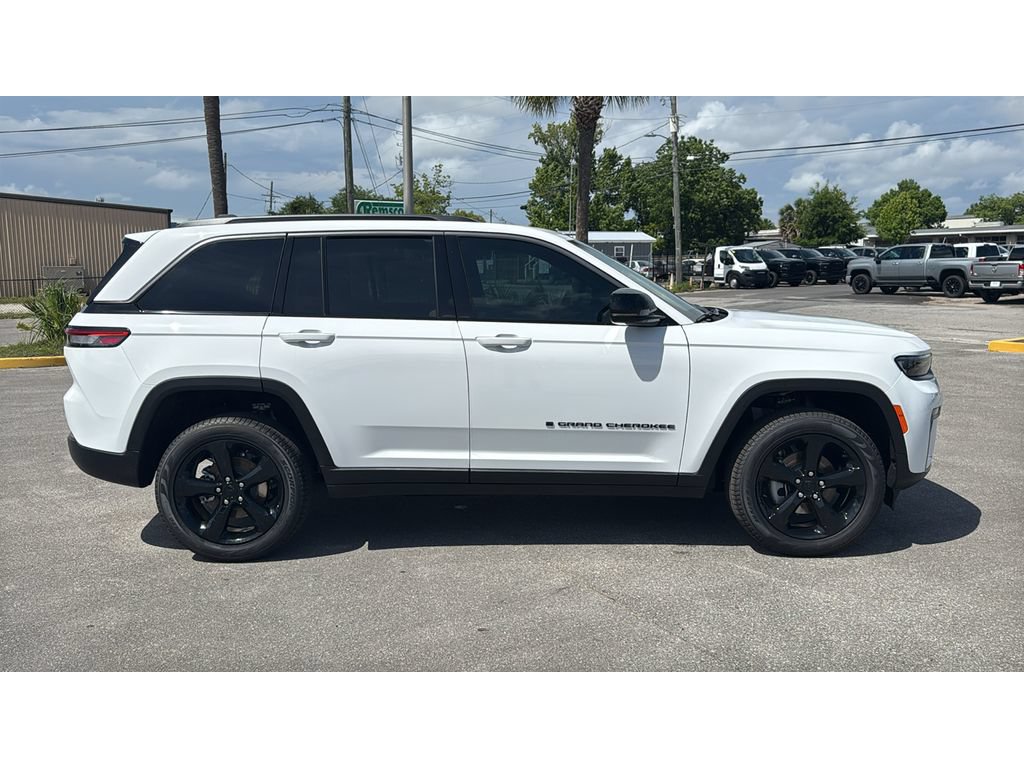 New 2026 Jeep Grand Cherokee Limited w/ Limited Altitude Package RWD image 7