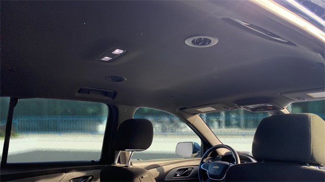 Used 2023 Chevrolet Traverse LT image 16