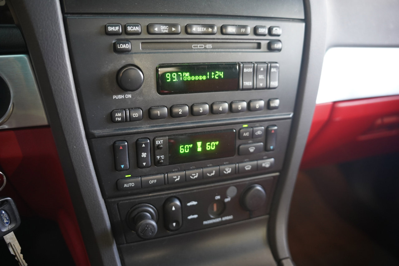 Used 2002 Ford Thunderbird image 17