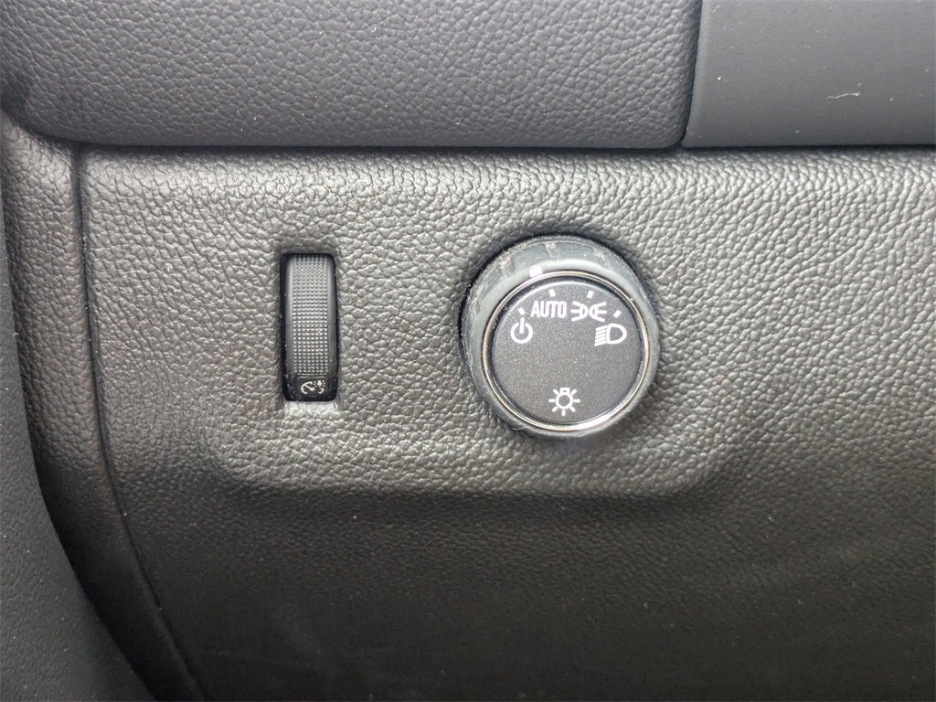 Used 2022 Chevrolet Colorado LT w/ Fleet Safety Package image 23