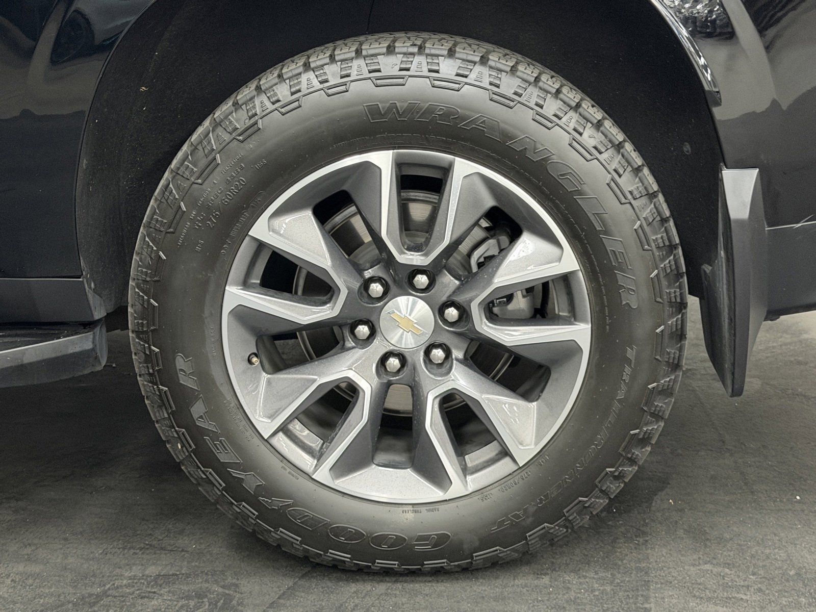 Used 2023 Chevrolet Suburban LS image 15