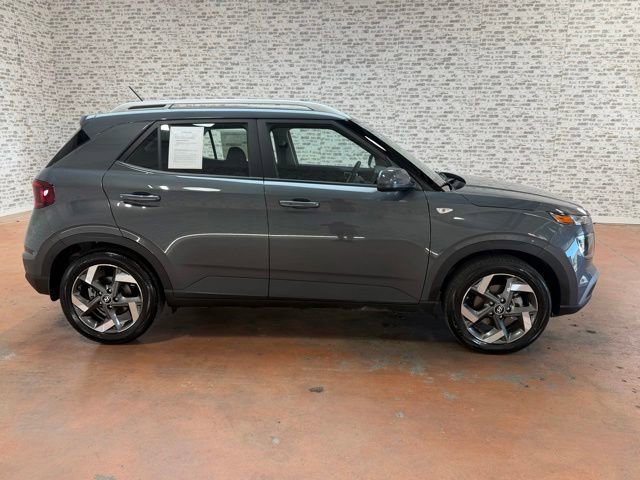 Used 2026 Hyundai Venue SEL FWD image 6