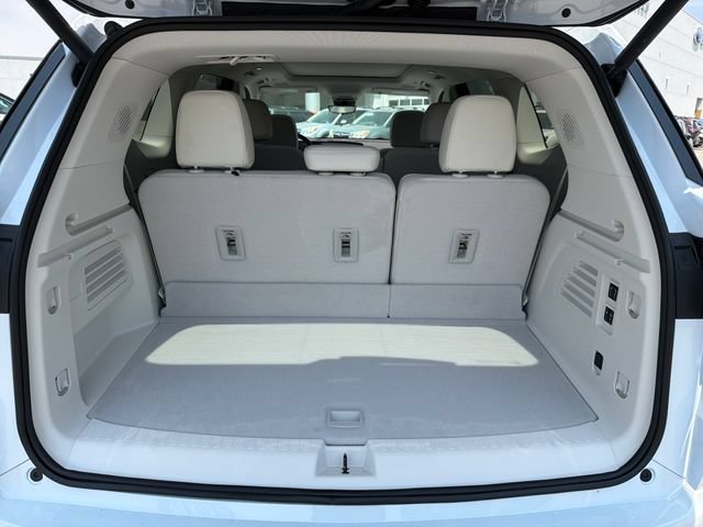 New 2026 Buick Enclave Avenir w/ Super Cruise Package FWD image 24