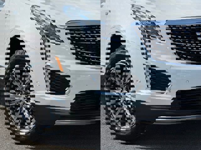 New 2025 Cadillac XT5 Premium Luxury w/ Technology Package FWD image 11