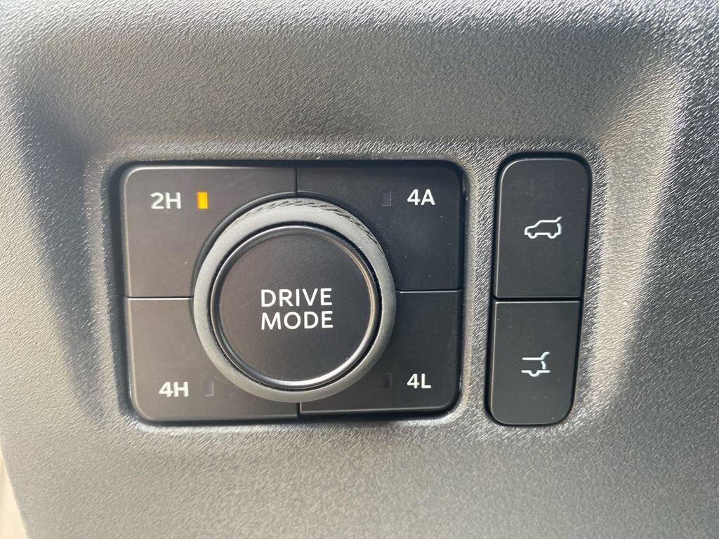 Used 2025 Ford Expedition Active AWD/4WD image 39