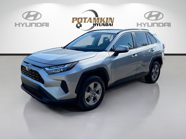 Used 2023 Toyota RAV4 XLE w/ Convenience Package FWD video 1
