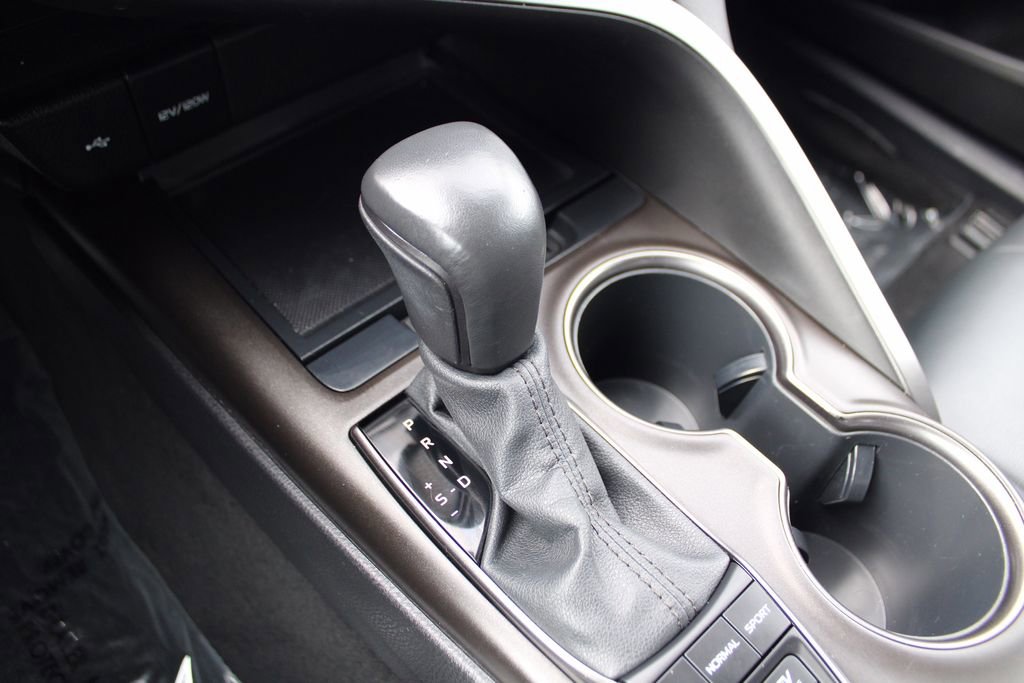 Used 2022 Toyota Camry SE image 19