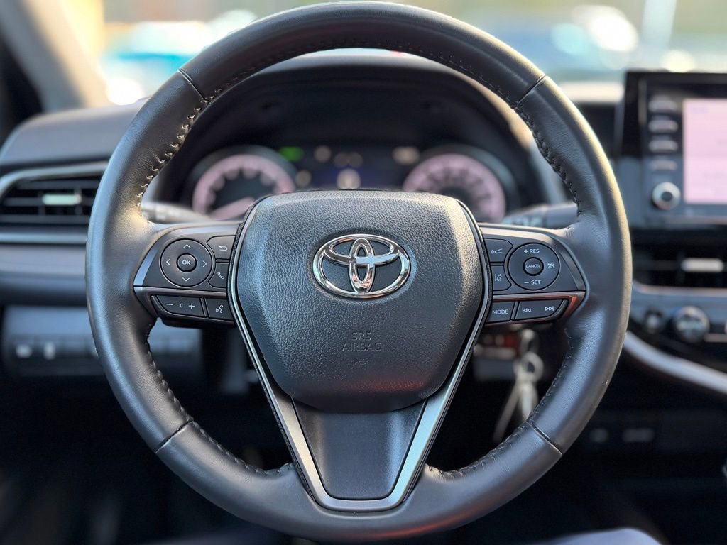Used 2023 Toyota Camry SE image 10