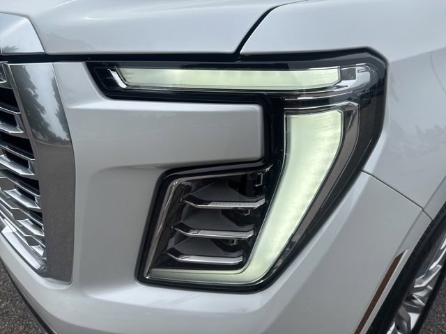 Used 2025 GMC Yukon XL Denali w/ Sun & Power Step Package AWD/4WD image 9