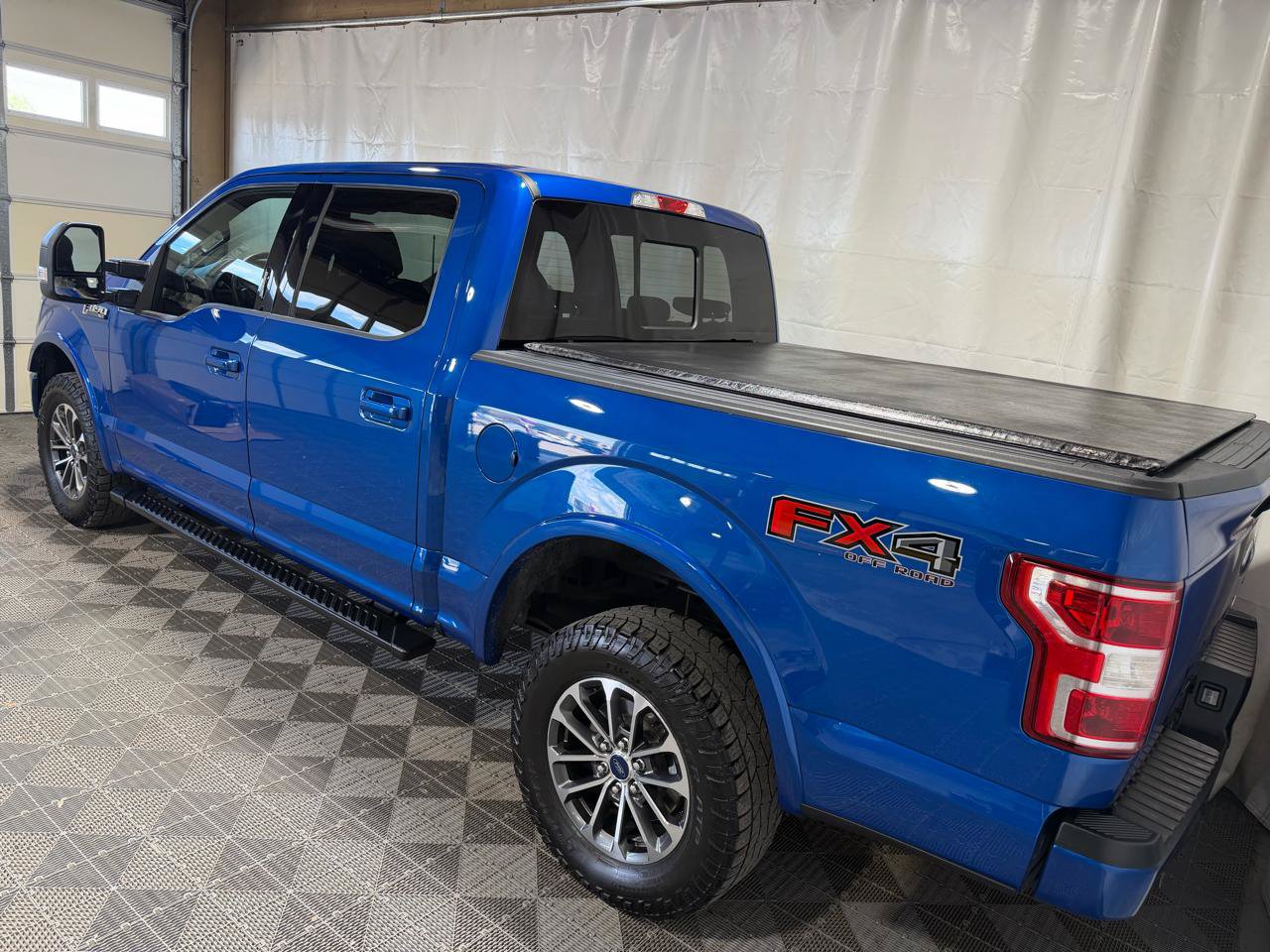 Used 2018 Ford F150 XLT w/ Equipment Group 302A Luxury AWD/4WD image 4