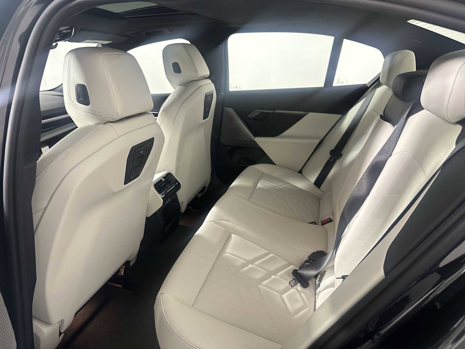 New 2026 BMW 530i xDrive image 19