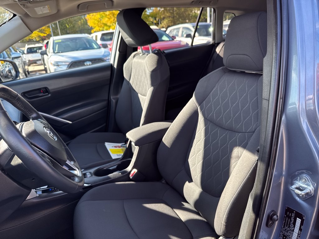 Used 2022 Toyota Corolla Cross LE w/ Moonroof Package AWD/4WD image 15