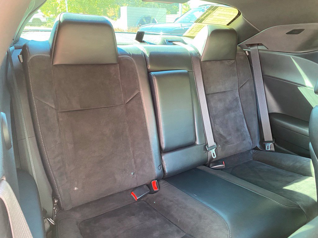 Used 2017 Dodge Challenger R/T Scat Pack w/ Leather Interior Group RWD image 28