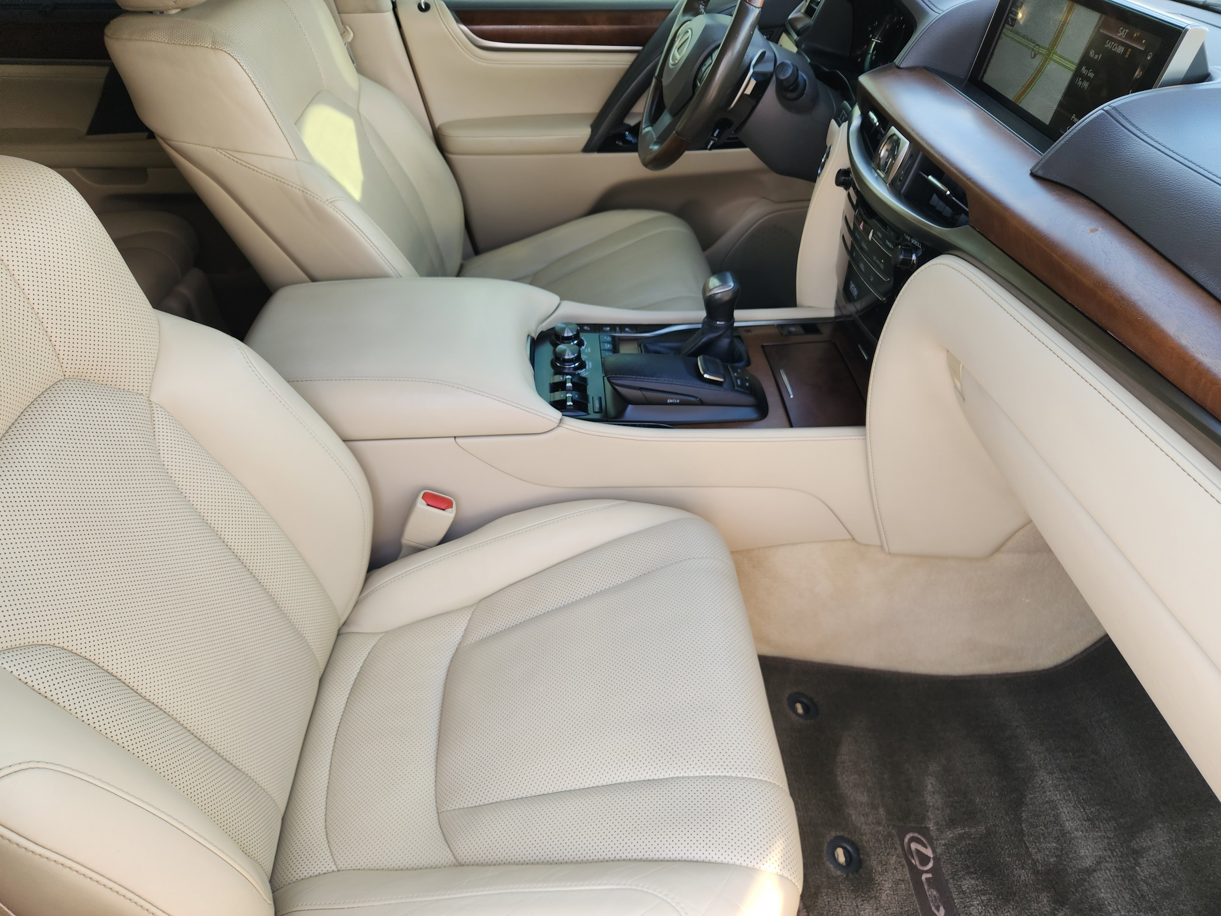 Used 2016 Lexus LX 570 4WD image 18