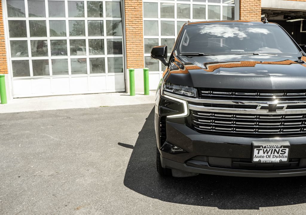Used 2021 Chevrolet Suburban RST w/ Luxury Package AWD/4WD image 35