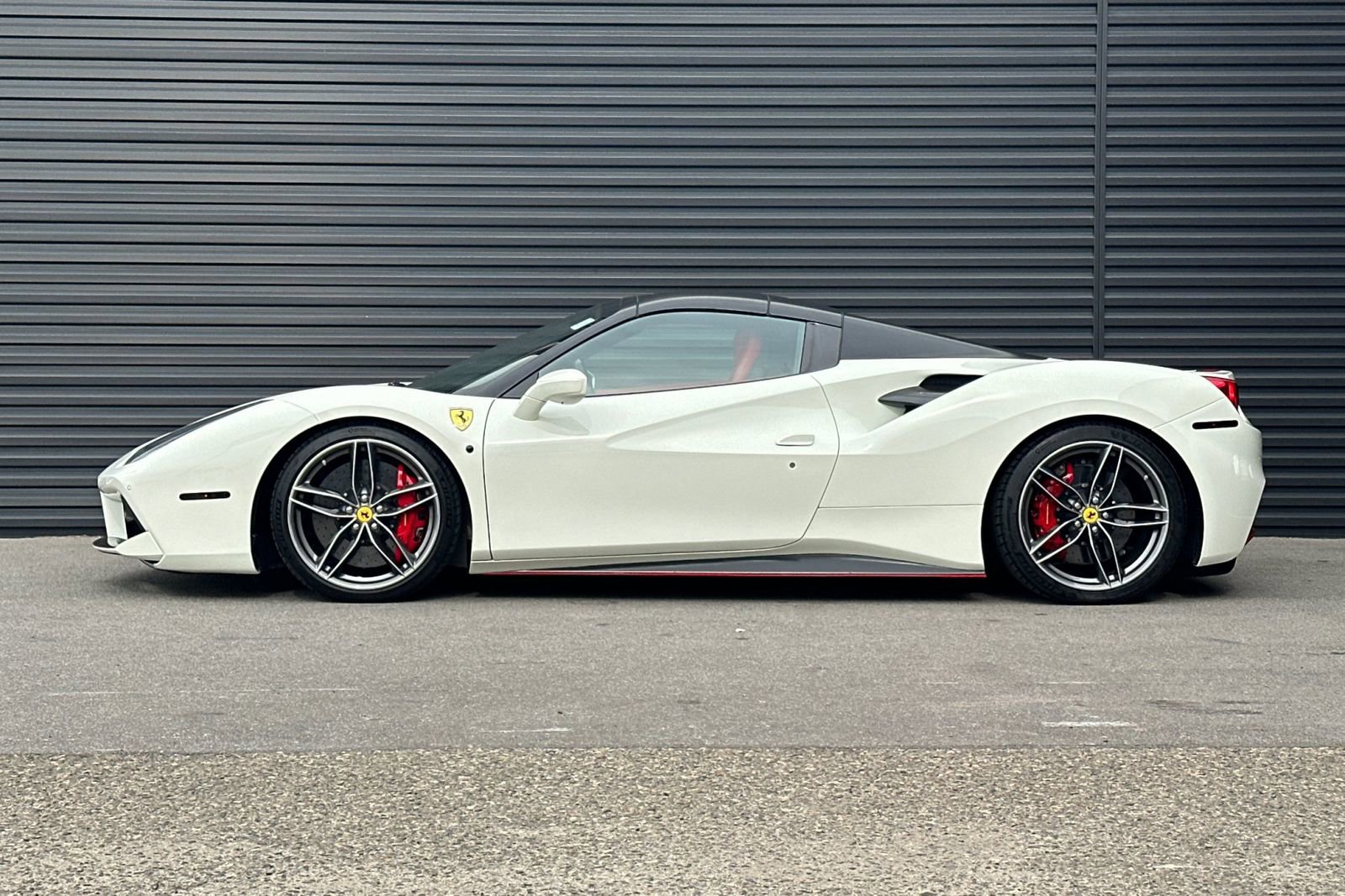 Used 2017 Ferrari 488 Spider image 2