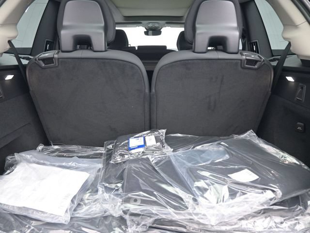 New 2026 Volvo XC90 B6 Plus w/ Protection Package Premier AWD/4WD image 32
