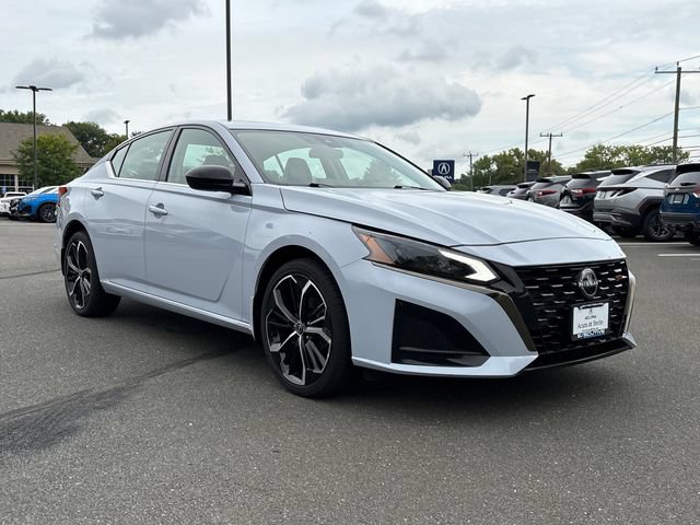 Used 2023 Nissan Altima 2.5 SR w/ SR Premium Package AWD/4WD image 5