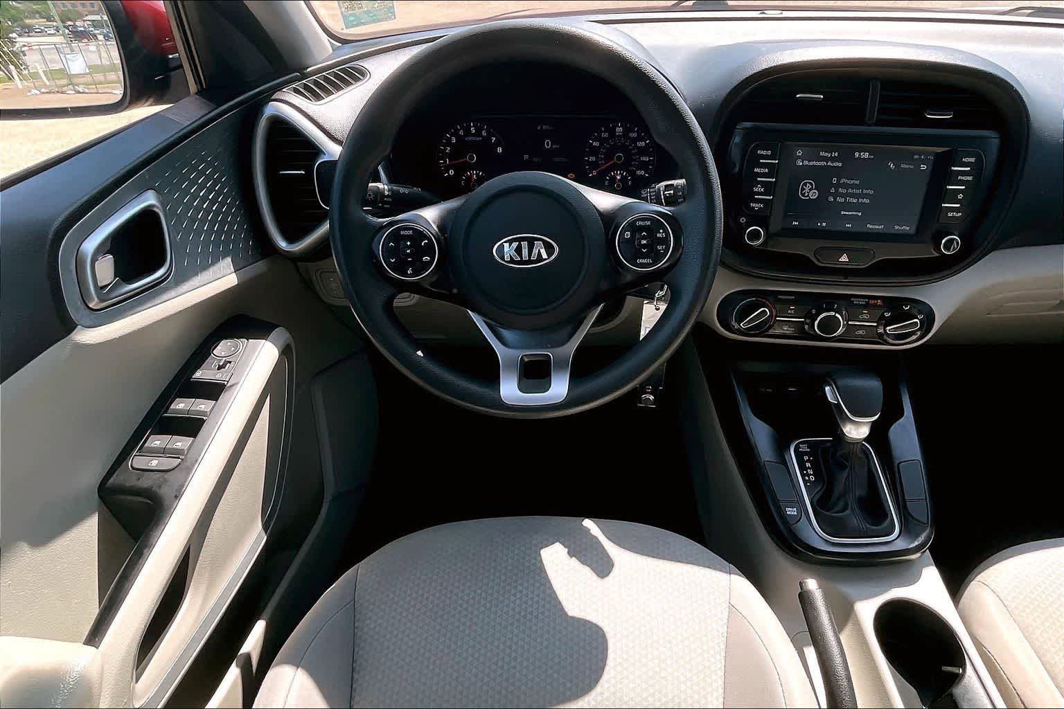 Used 2020 Kia Soul LX FWD image 13