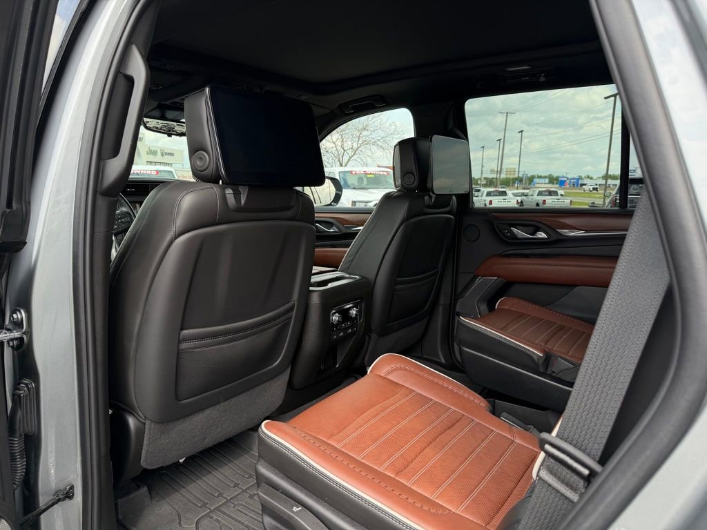 Used 2023 GMC Yukon Denali Ultimate AWD/4WD image 26