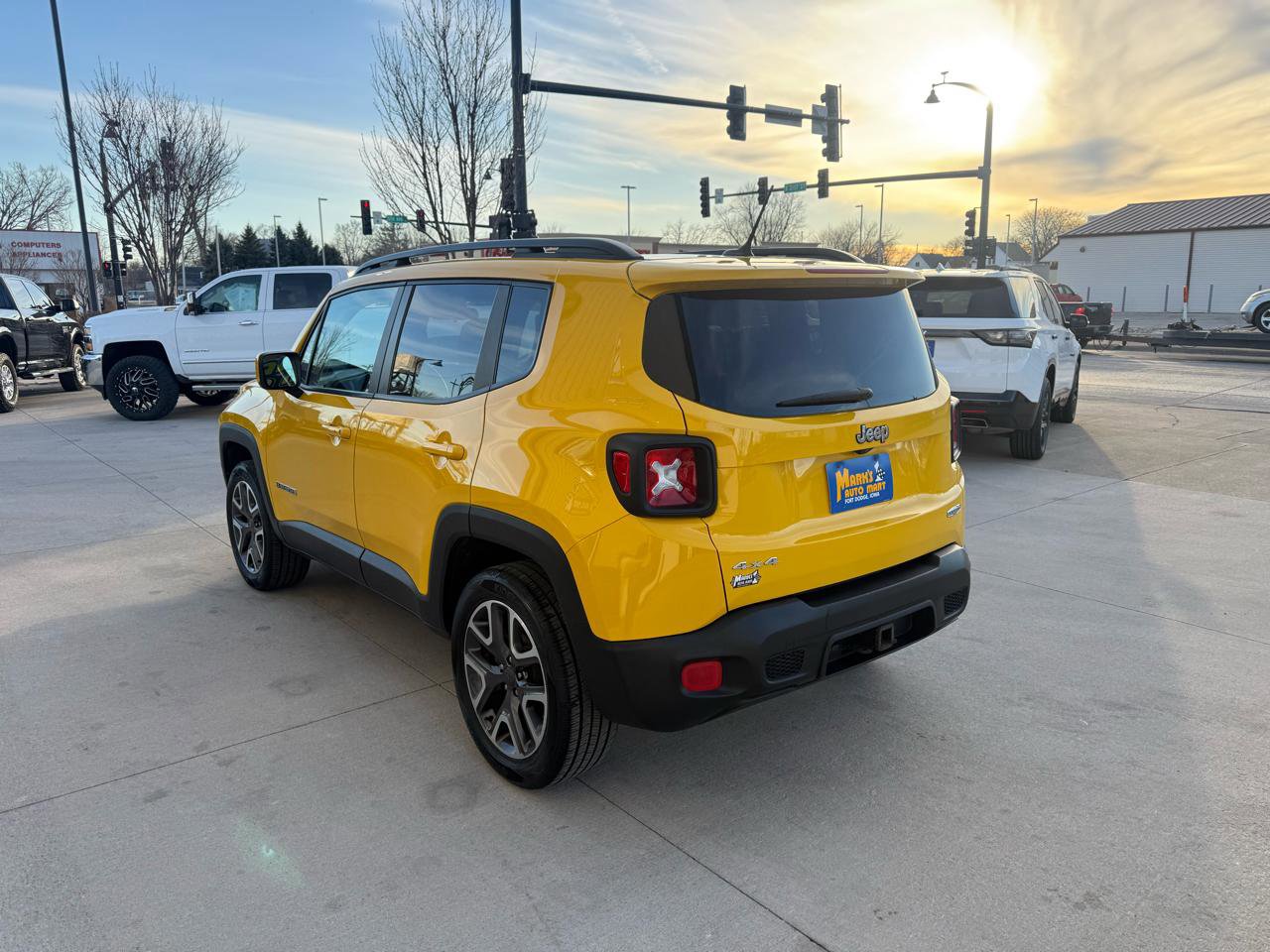 Used 2017 Jeep Renegade Latitude image 4