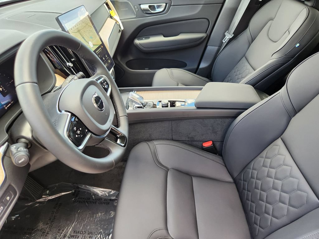 New 2026 Volvo XC60 T8 Plus w/ Climate Package AWD/4WD image 4