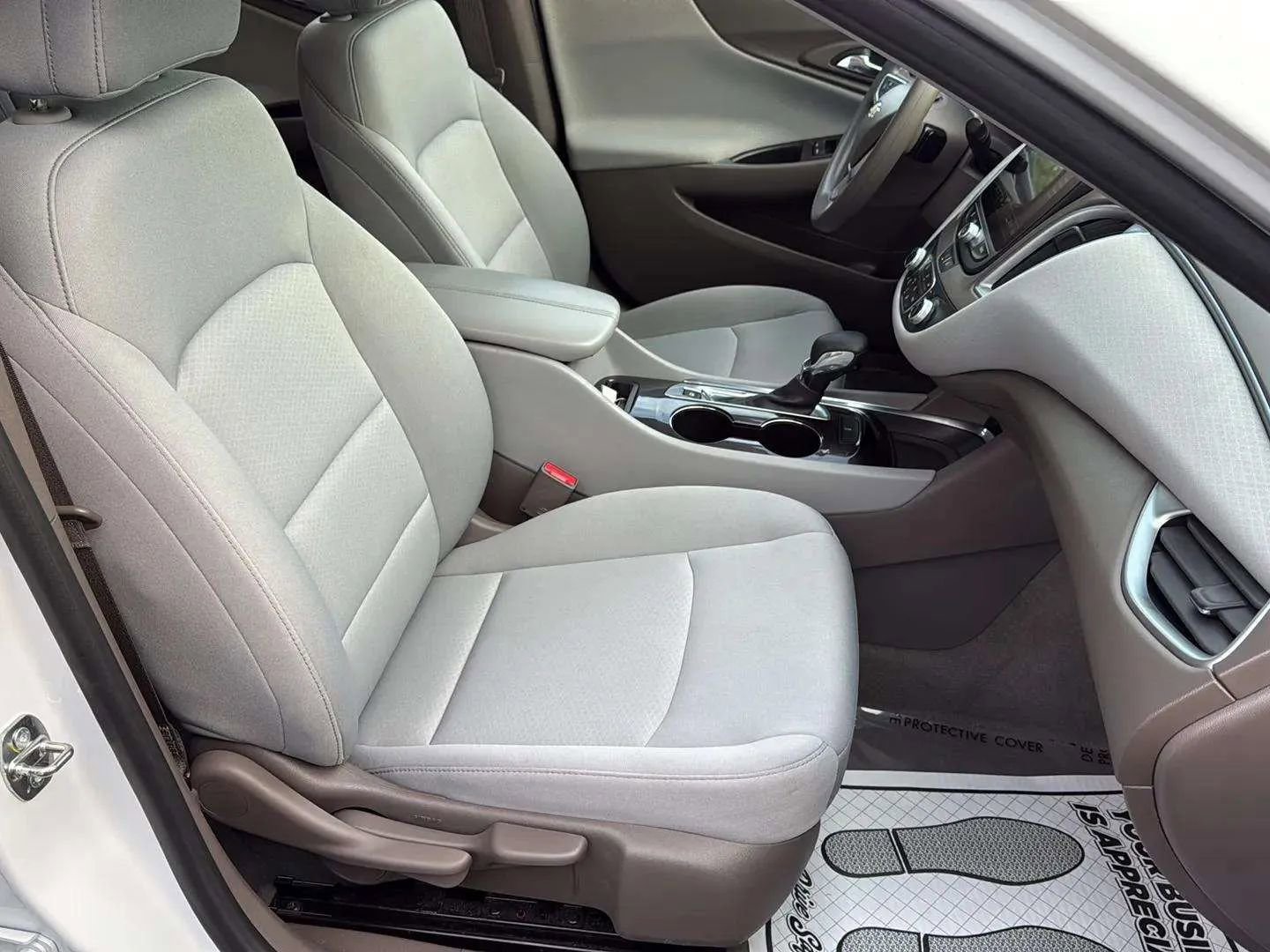 Used 2022 Chevrolet Malibu LT image 24