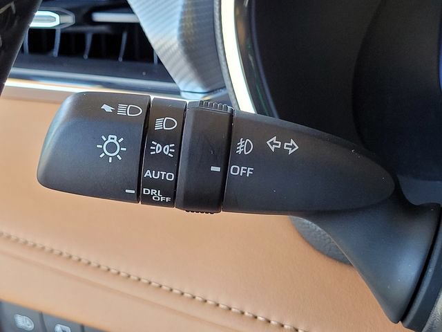 Certified 2024 Toyota Highlander Platinum AWD/4WD image 32