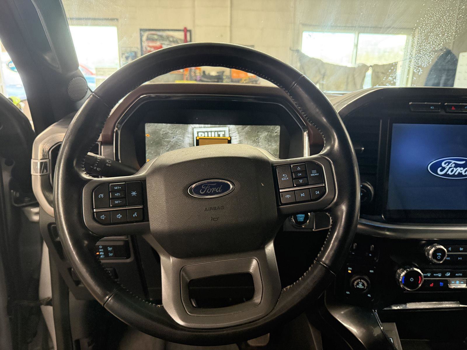 Used 2022 Ford F150 Lariat w/ Max Trailer Tow Package image 11