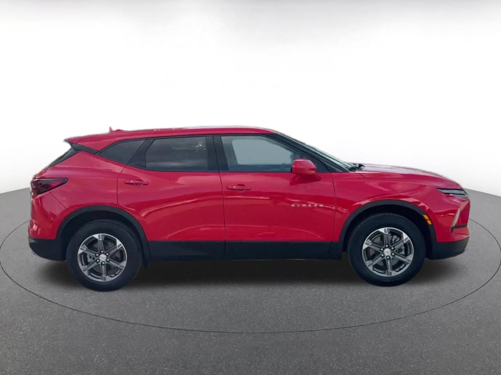 Used 2025 Chevrolet Blazer LT FWD image 16