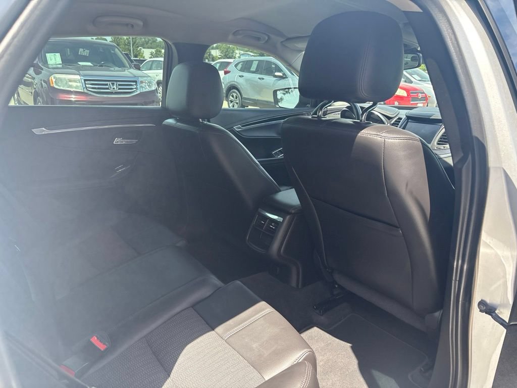 Used 2016 Chevrolet Impala LT w/ Convenience Package FWD image 31
