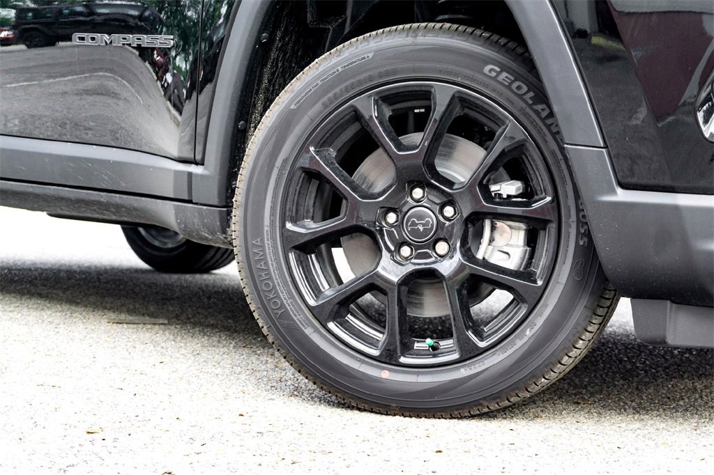 New 2026 Jeep Compass Latitude image 2