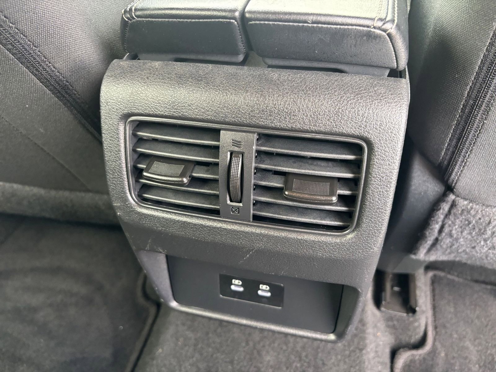 Used 2025 Nissan Rogue SV FWD image 24