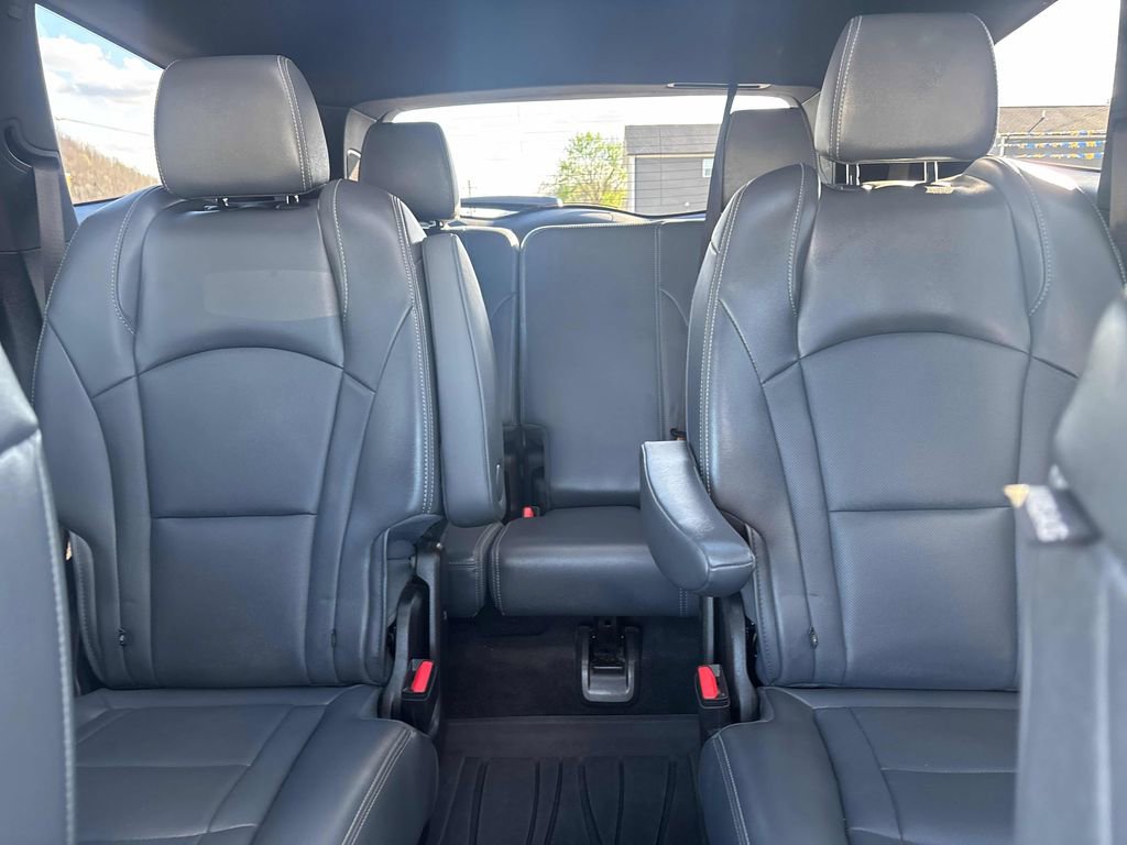 Used 2023 Buick Enclave Essence w/ Experience Buick Package AWD/4WD image 21