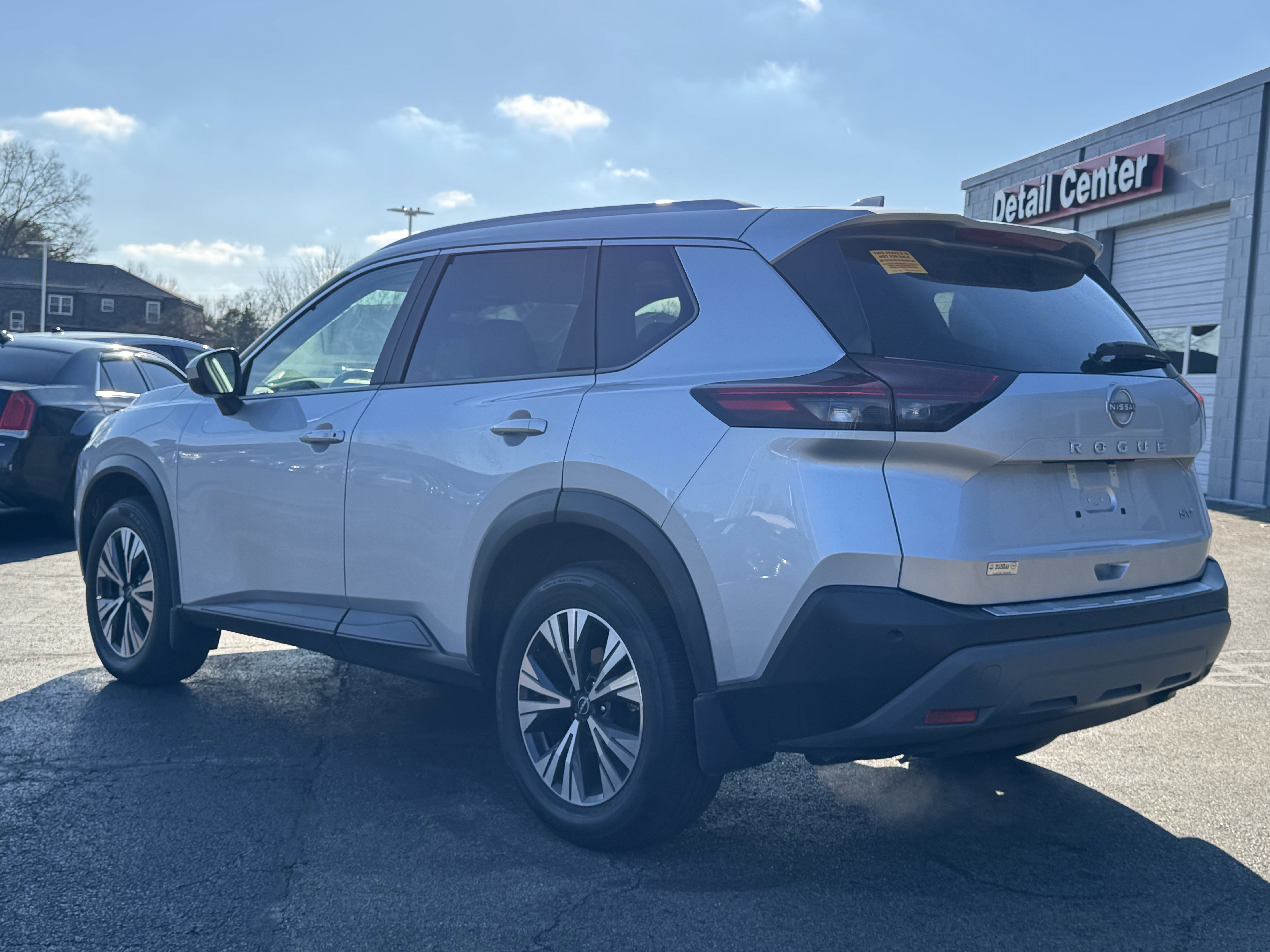 Used 2023 Nissan Rogue SV w/ SV Premium B Package image 13