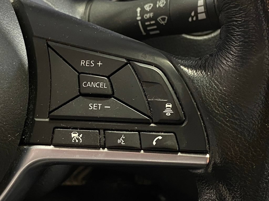 Used 2018 Nissan Rogue SV w/ Premium Package AWD/4WD image 34