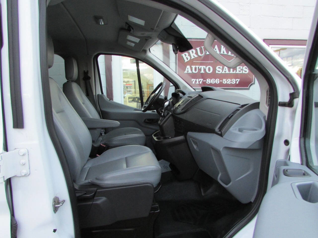 Used 2016 Ford Transit 150 XL image 6