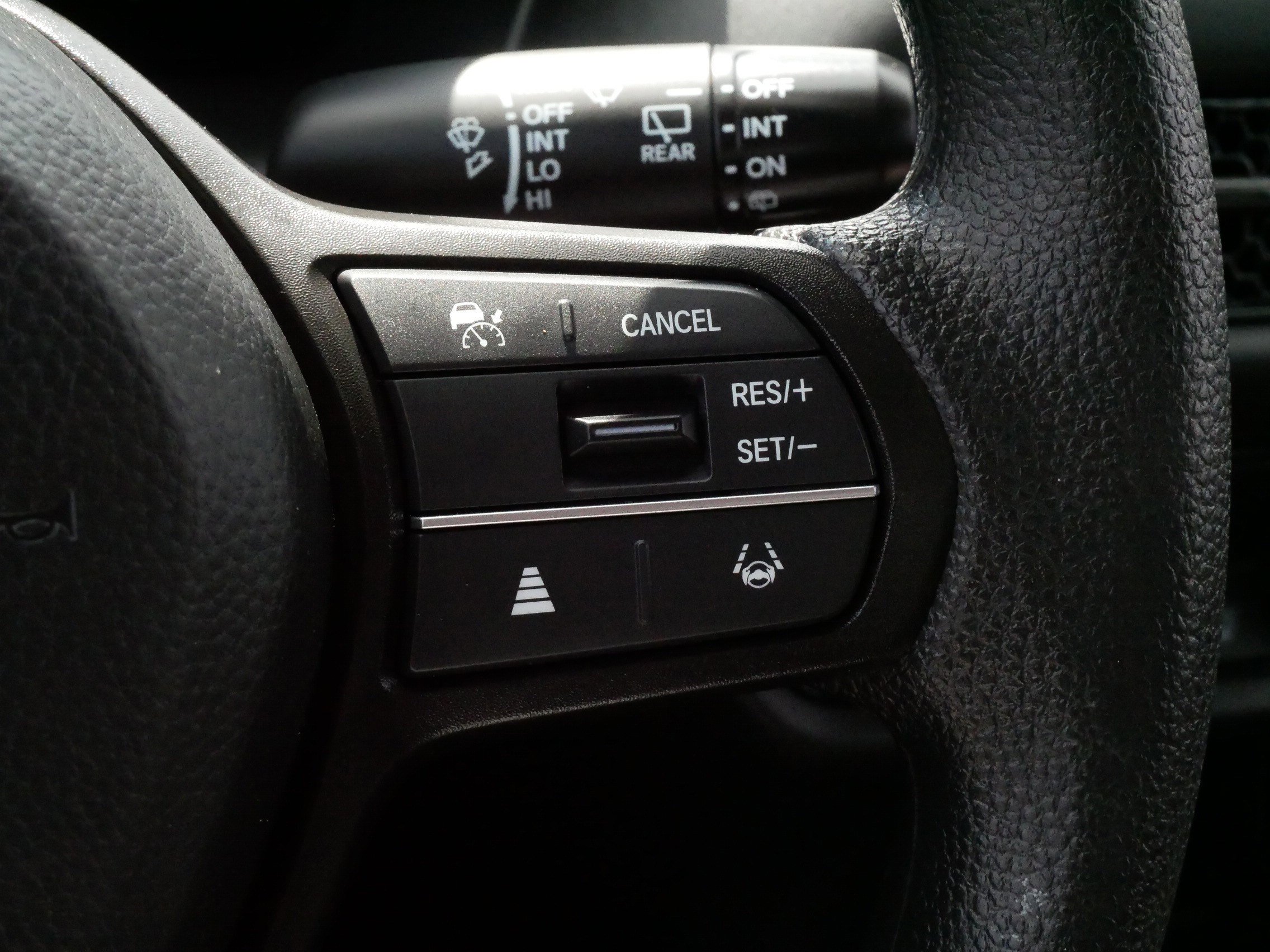 Used 2025 Honda HR-V LX image 27