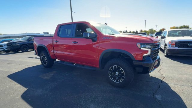 Used 2024 Chevrolet Silverado 1500 ZR2 w/ Technology Package AWD/4WD image 2