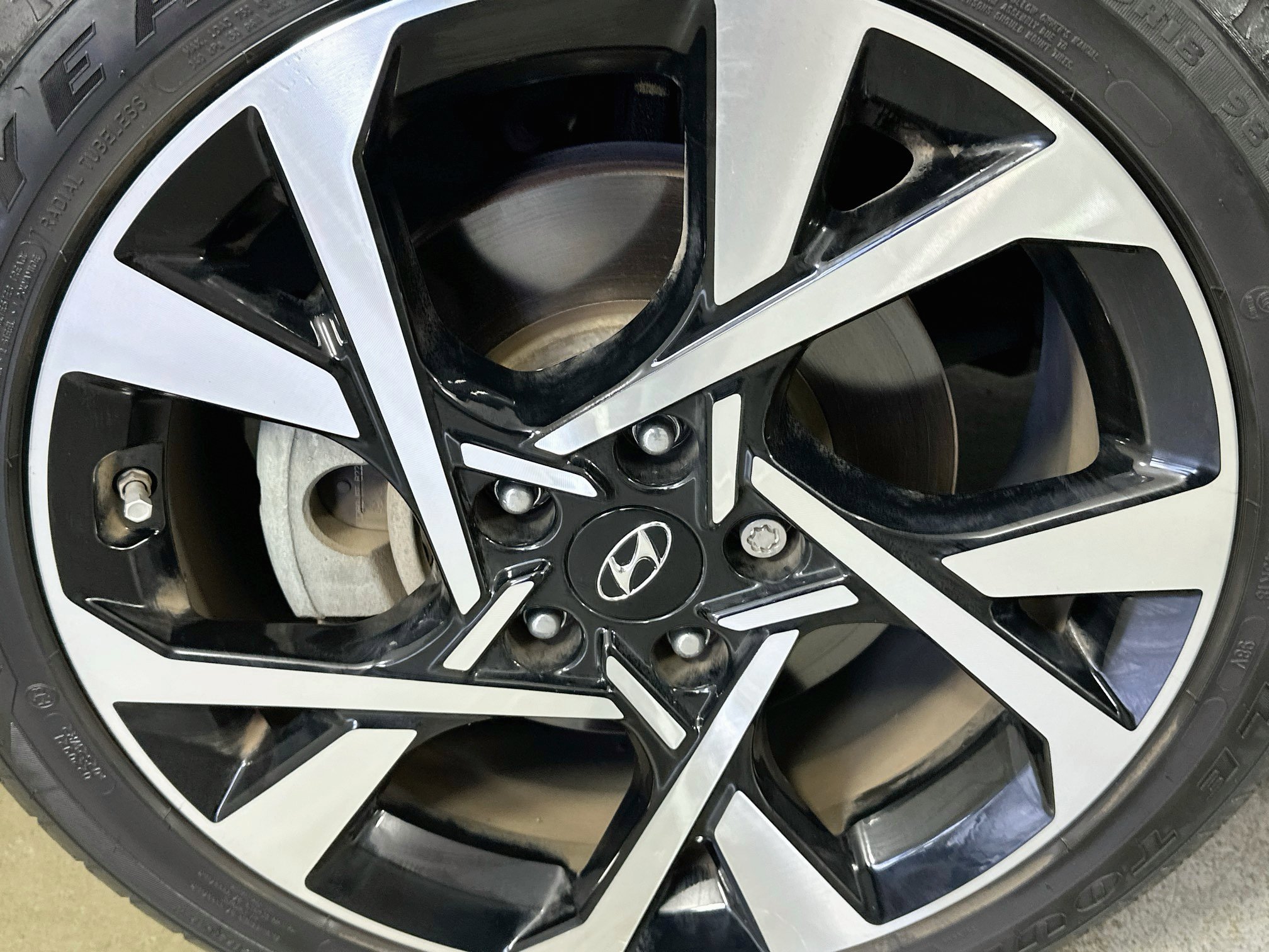 Used 2023 Hyundai Kona Limited FWD image 32