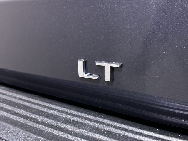 Used 2025 Chevrolet Suburban LT AWD/4WD image 33