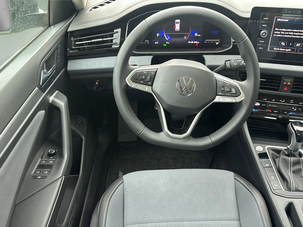 New 2026 Volkswagen Jetta SE FWD image 17