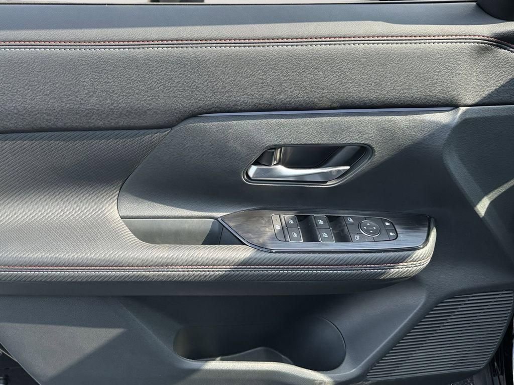 New 2026 Nissan Kicks SR w/ Cold Weather Package image 12