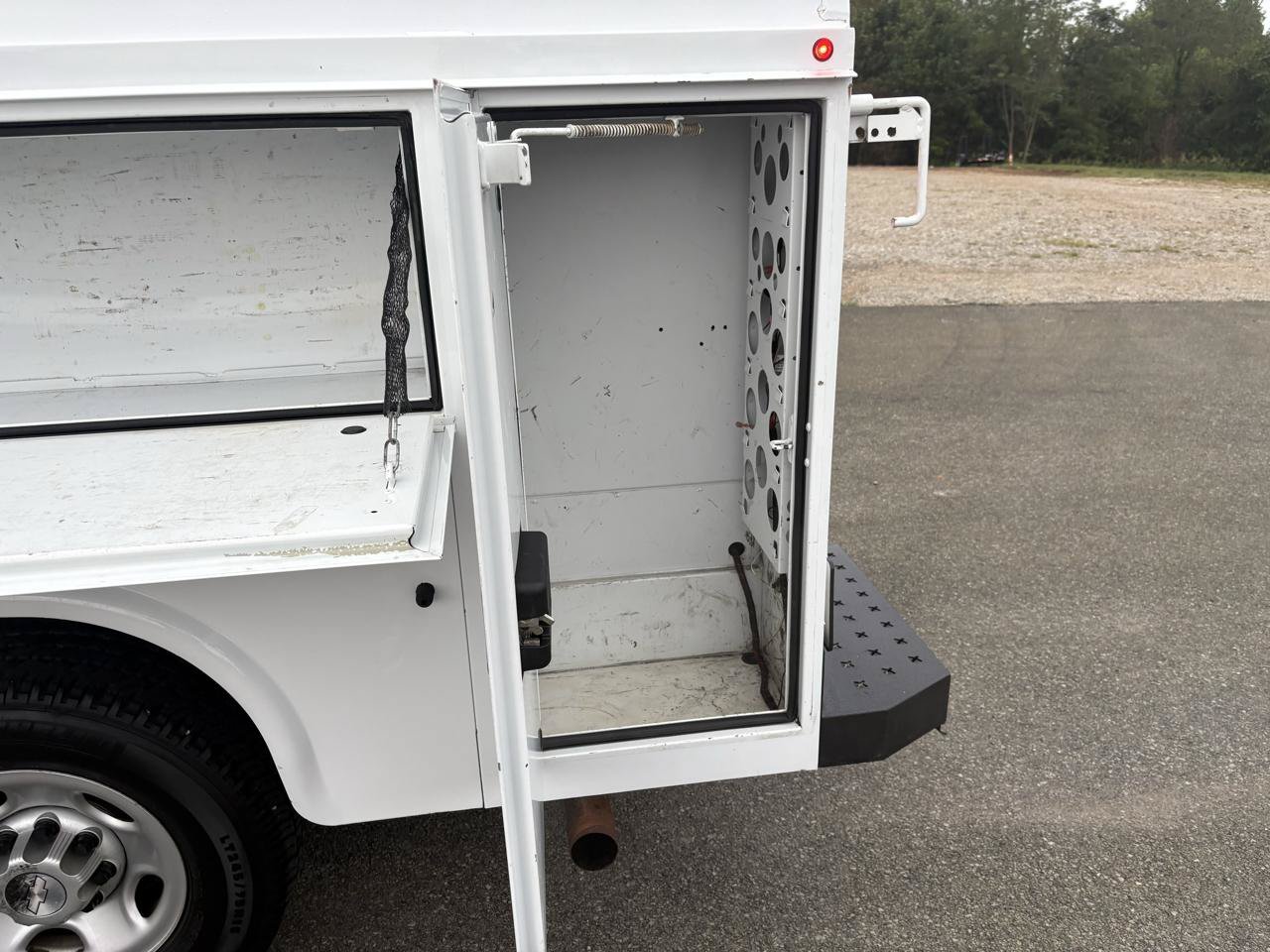 Used 2020 Chevrolet Express 3500 w/ Power Convenience Package RWD image 13