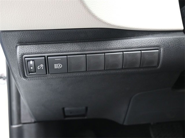 Used 2025 Toyota Corolla LE image 21