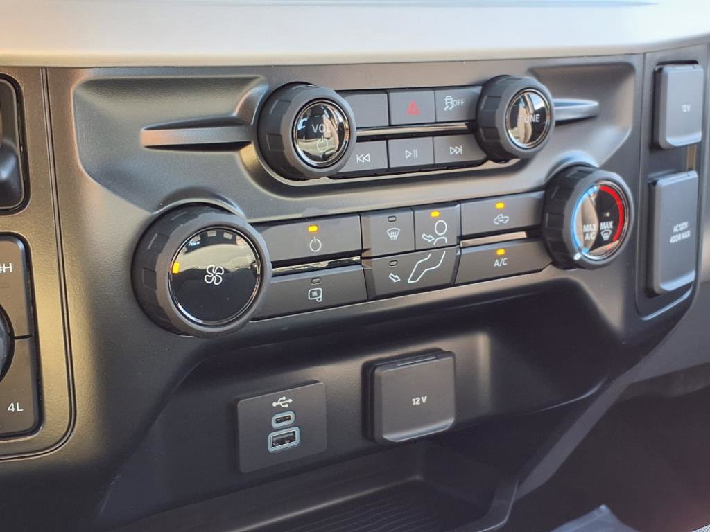 New 2026 Ford F350 4x4 Crew Cab Super Duty image 16