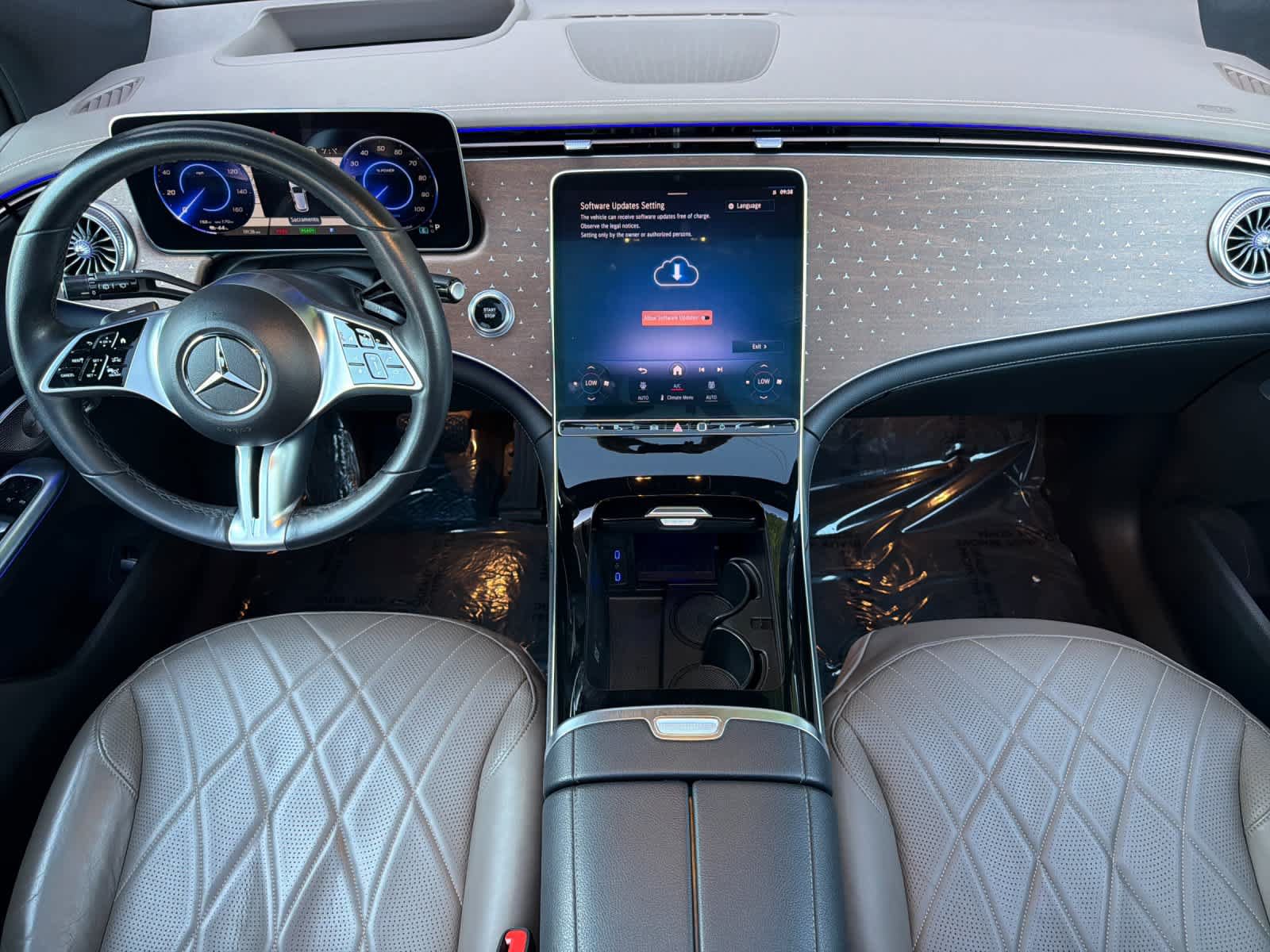 Certified 2023 Mercedes-Benz EQE 500 4MATIC SUV w/ Pinnacle Trim Package image 12