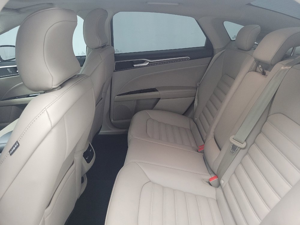 Used 2019 Ford Fusion SEL image 18