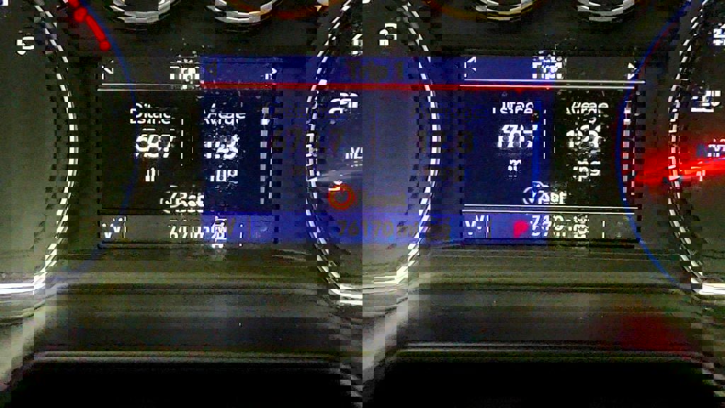 Used 2021 Chevrolet Suburban RST w/ Luxury Package image 16